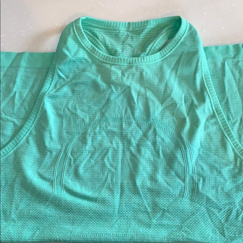 Lululemon High Neck, Run Swiftly Tank, size 8